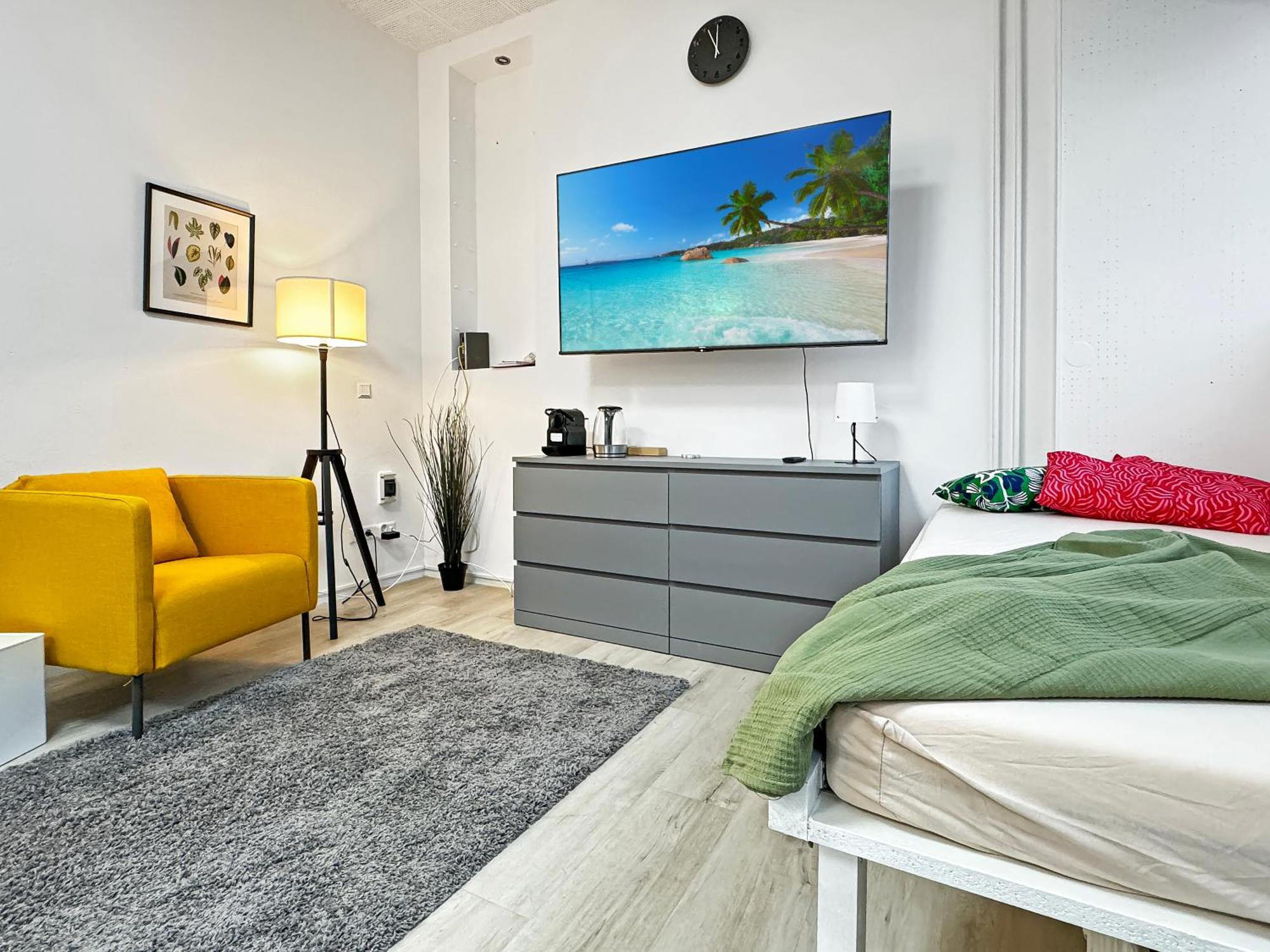 2 Zimmer Apartment Fuer 6 P, 15 Min Zum Flughafen Esslingen am Neckar Bagian luar foto