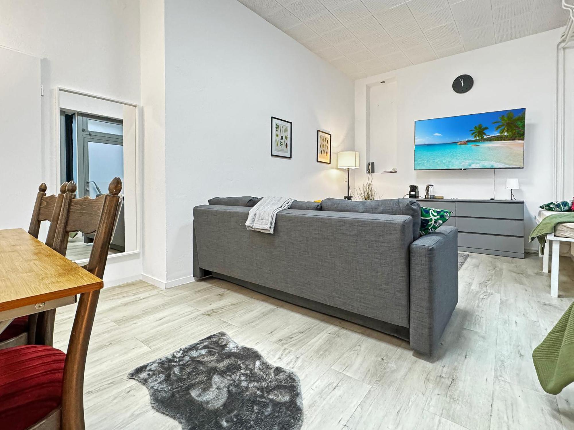 2 Zimmer Apartment Fuer 6 P, 15 Min Zum Flughafen Esslingen am Neckar Bagian luar foto