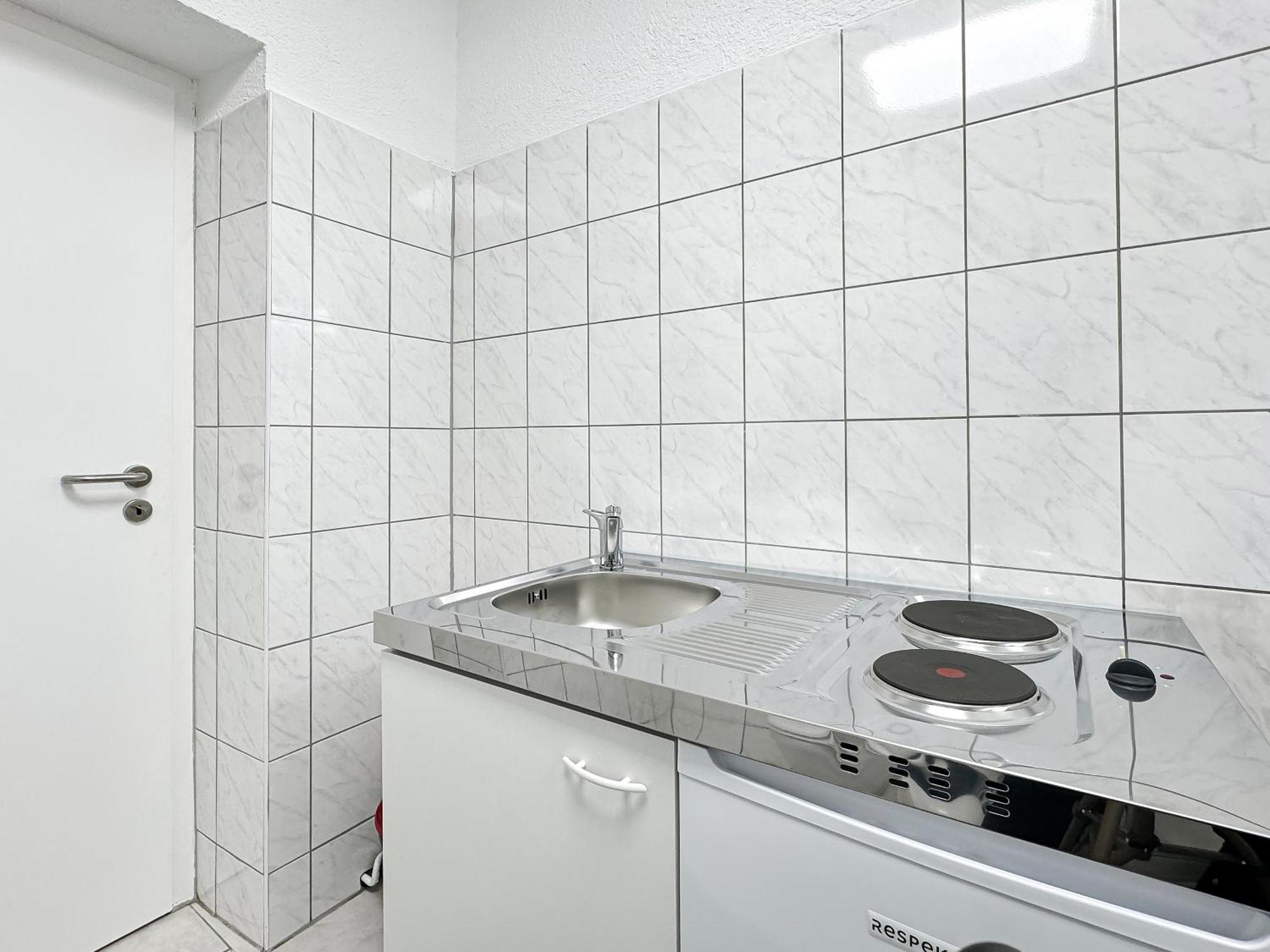 2 Zimmer Apartment Fuer 6 P, 15 Min Zum Flughafen Esslingen am Neckar Bagian luar foto