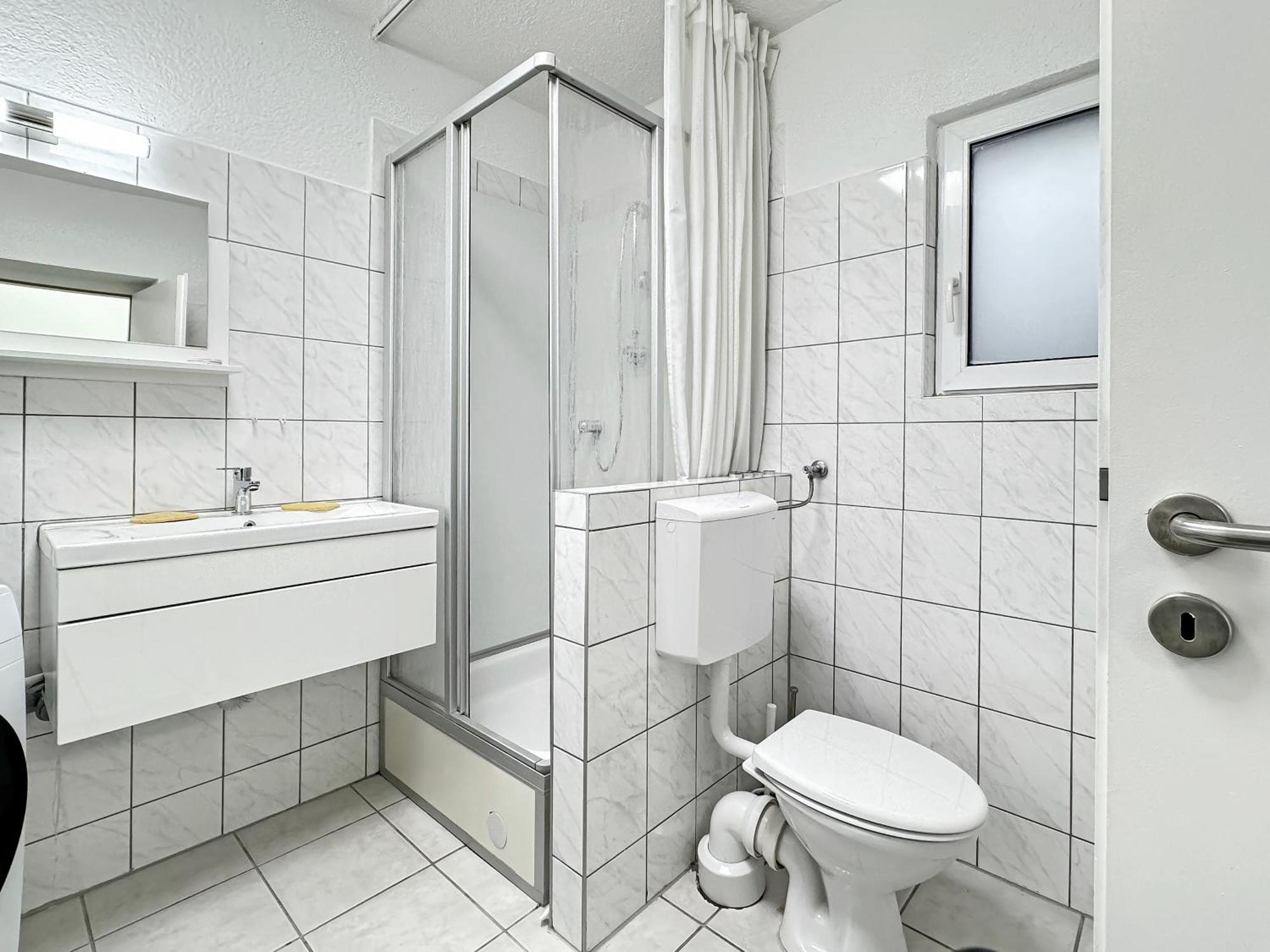 2 Zimmer Apartment Fuer 6 P, 15 Min Zum Flughafen Esslingen am Neckar Bagian luar foto
